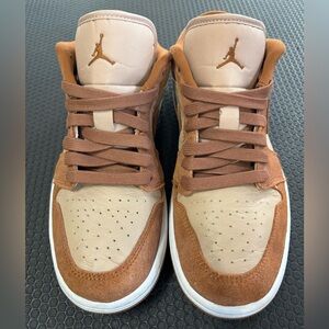 Jordan Women’s Tan and Cream Sneakers